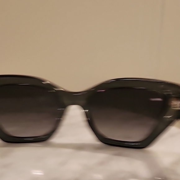 NWOT Salvatore Ferragamo Black Sunglasses - Picture 7 of 10